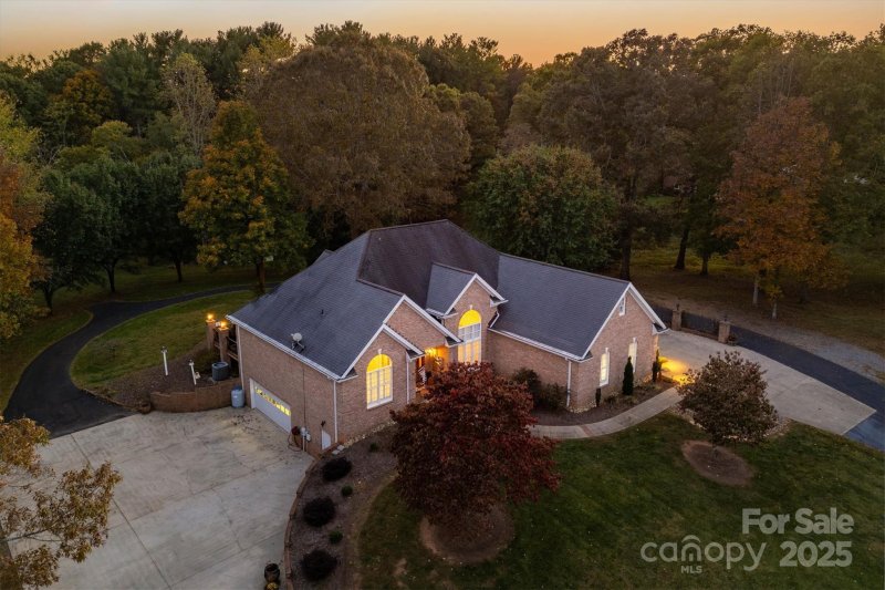 Property image 3 at 5591 Quail Creek Drive, Granite Falls, NC 28630