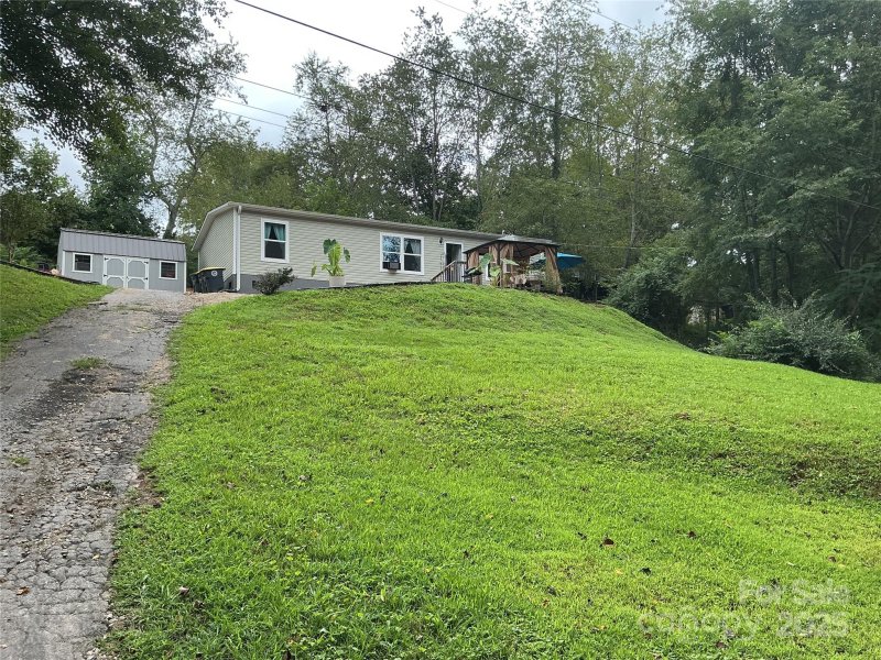 Property image 2 of 30 And 32 W Skyland Circle in Riverside Woodfin, Asheville, NC 28804