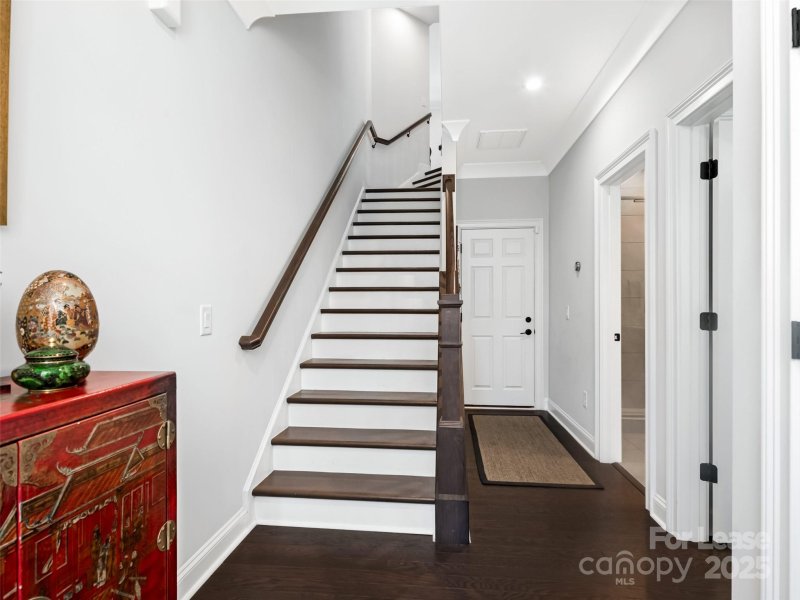 Property image 4 of 5044 Harrowsmith Lane in Elizabeth Glen, Charlotte, NC 28204