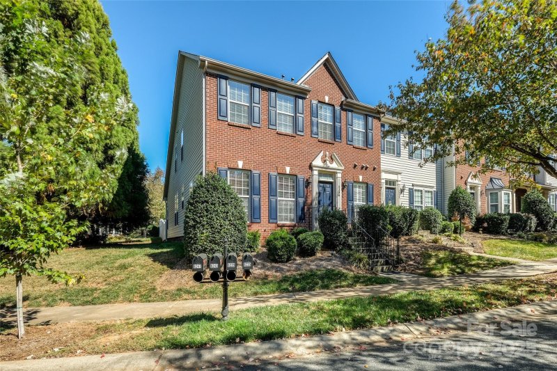 Property image 2 of 8236 Bridgegate Drive in Gilead Ridge, Huntersville, NC 28078