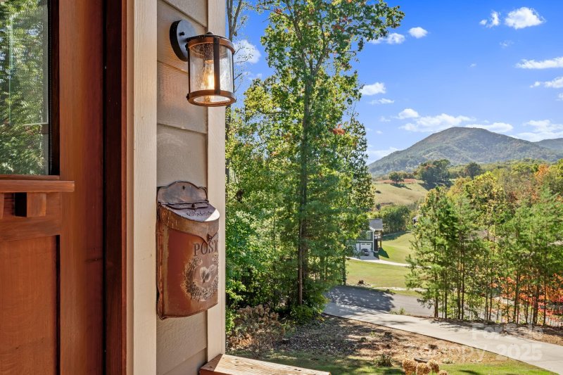 9 Oak Mountain Drive