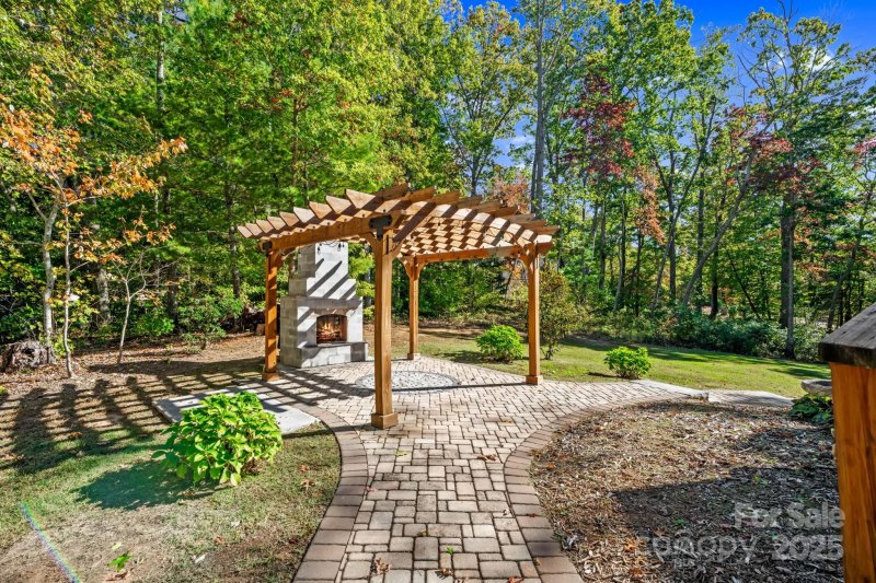 Property image 3 at 9 Oak Mountain Drive, Leicester, NC 28748