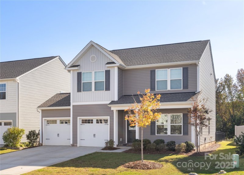 Property image 3 of 157 Parkmont Drive in Sutters Mill, Troutman, NC 28166