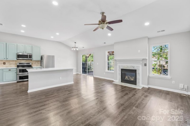 Property image 4 of 9506 Scotland Hall Court in Southampton, Charlotte, NC 28277