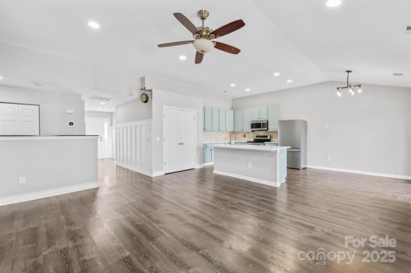 Property image 5 of 9506 Scotland Hall Court in Southampton, Charlotte, NC 28277