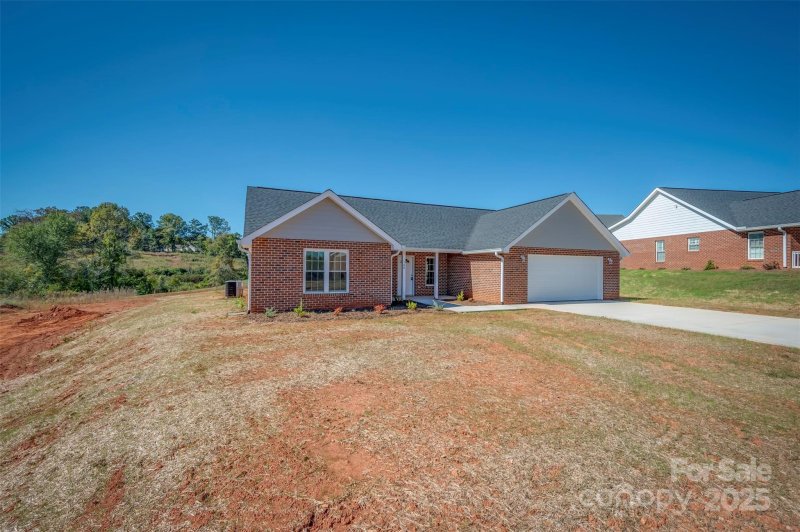 Property image 2 of 180 Central Park Circle in Sparks Crossing, Spindale, NC 28160