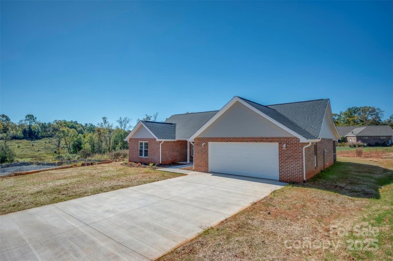 Property image 5 of 180 Central Park Circle in Sparks Crossing, Spindale, NC 28160