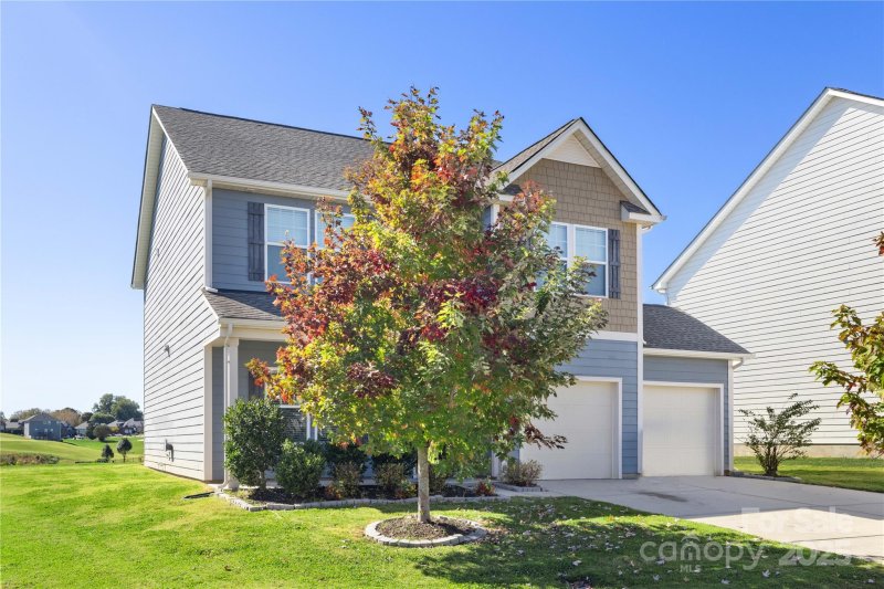 Property image 3 of 138 Jana Drive in Larkin, Statesville, NC 28166