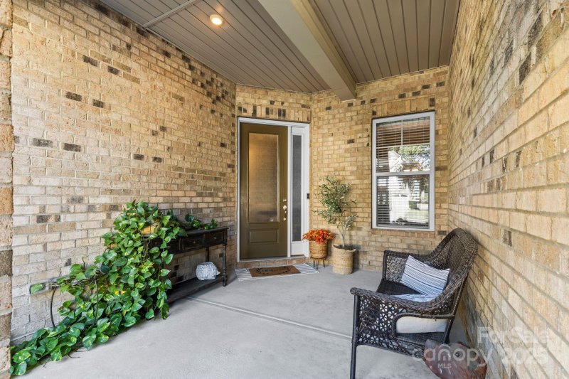 Property image 2 of 1011 Wellington Avenue in Queensbridge, Fort Mill, SC 29707