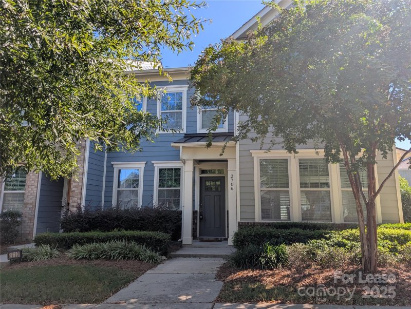 2706 Tranquil Oak Place