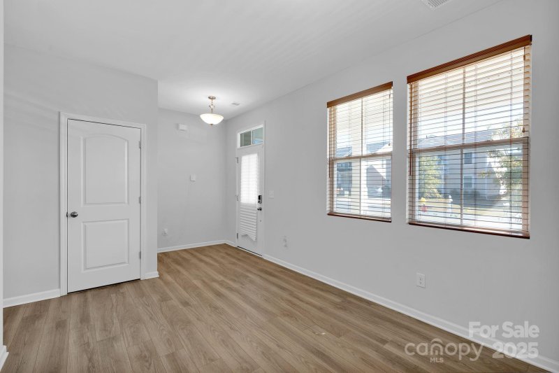 Property image 5 of 9518 Harvard Oak Court in Cheyney, Charlotte, NC 28269