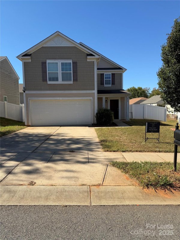 Property image 2 of 6935 Nathan Drive in Oakbrooke, Charlotte, NC 28269