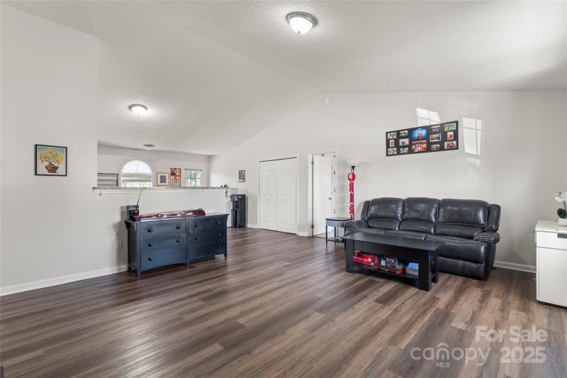 Property image 2 of 1009 Braxton Drive in Braxton Estates, Concord, NC 28025