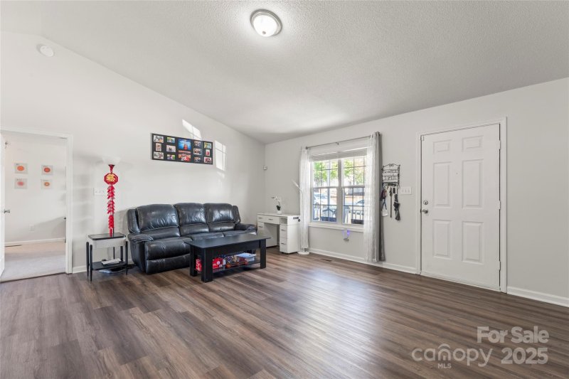 Property image 3 of 1009 Braxton Drive in Braxton Estates, Concord, NC 28025