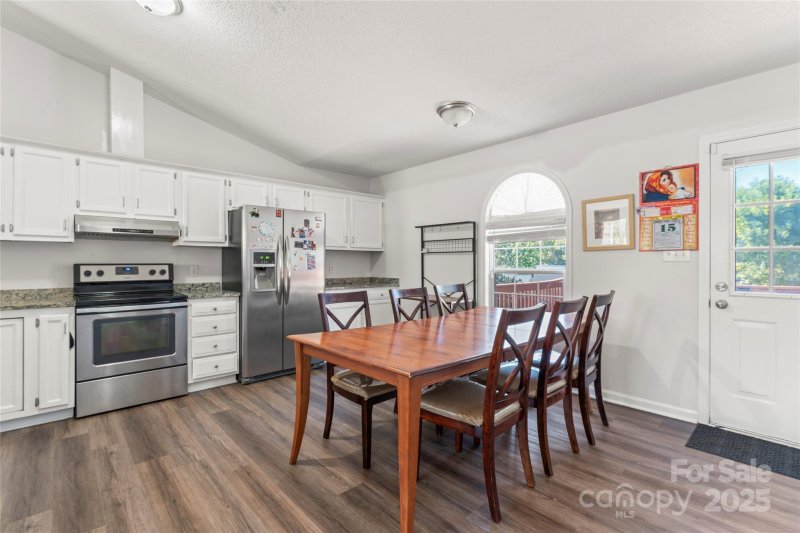 Property image 4 of 1009 Braxton Drive in Braxton Estates, Concord, NC 28025