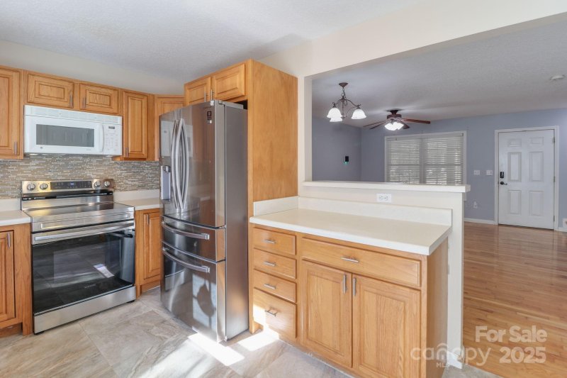 Property image 3 of 16 Aberdeen Drive in Lake Julian Trails, Arden, NC 28704