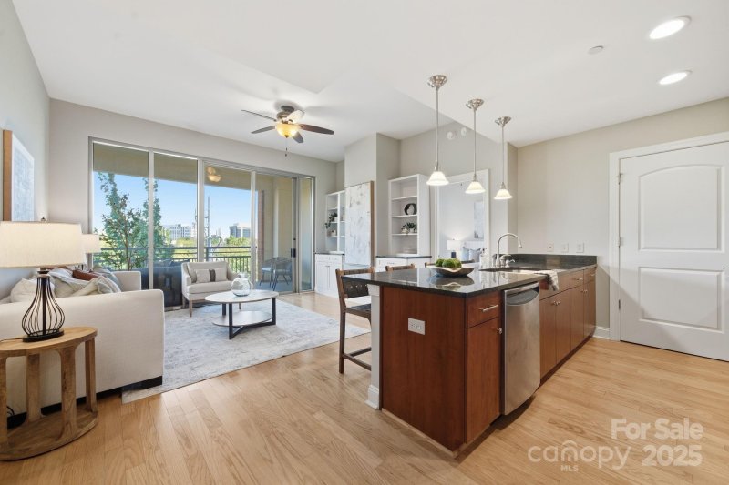 Property image 3 of 701 Royal Court in Dilworth, Charlotte, NC 28202