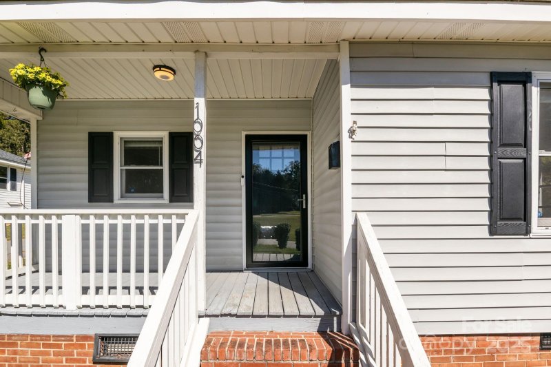 Property image 3 of 1004 Plymouth Street in Textiles Inc Myrtle Mill, Gastonia, NC 28054