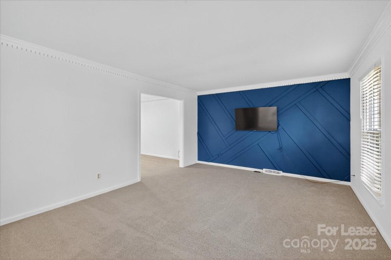 Property image 2 of 10917 Blue Heron Drive in Falconbridge, Charlotte, NC 28226