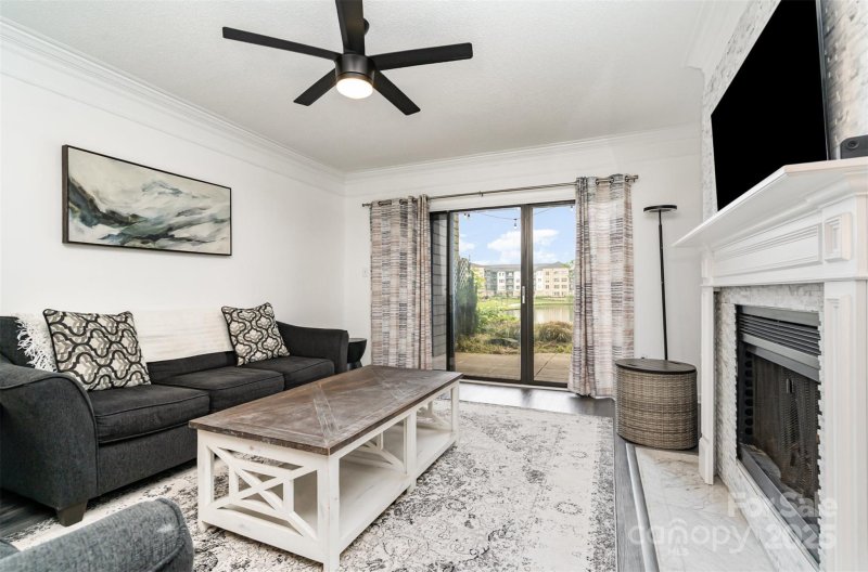 Property image 2 of 9041 J M Keynes Drive in Lakeshore Village, Charlotte, NC 28262