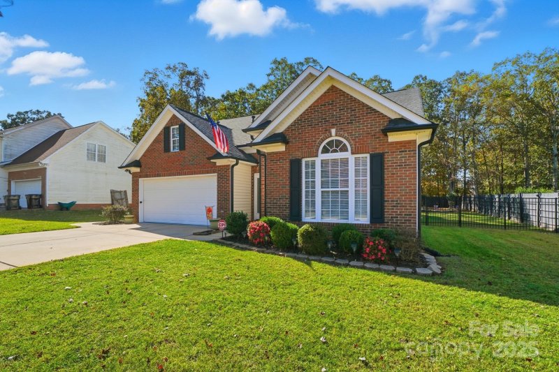 Property image 4 of 4313 Chatterleigh Drive in Hamilton Place, Monroe, NC 28110