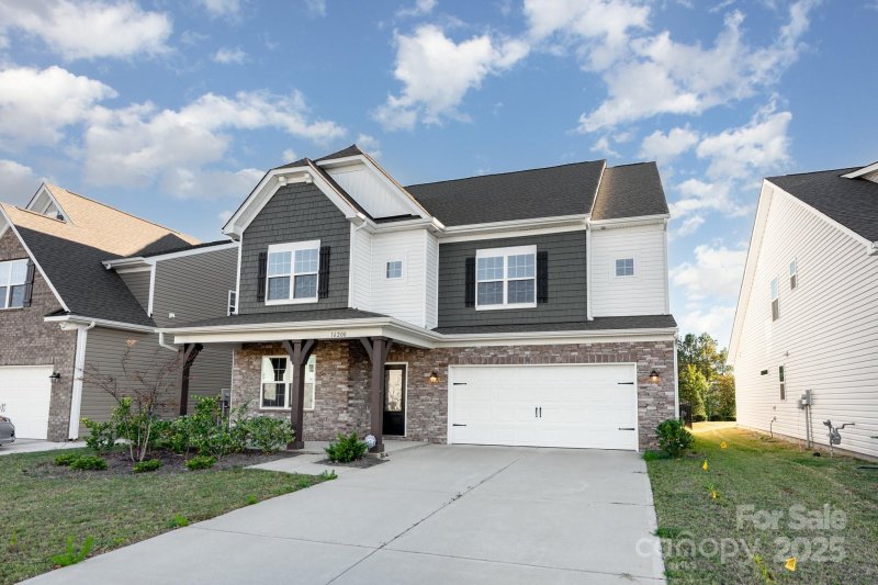 Property image 2 of 16200 Winfield Hall Drive in Chateau, Charlotte, NC 28273