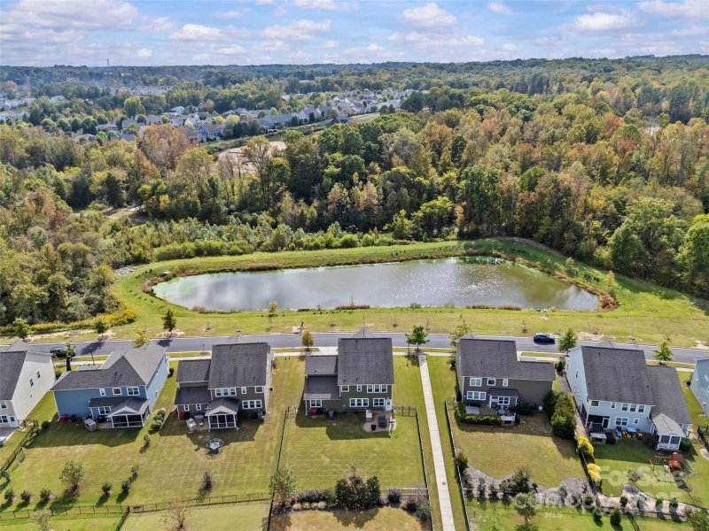 Property image 4 of 11826 Westbranch Parkway in Westbranch, Davidson, NC 28036