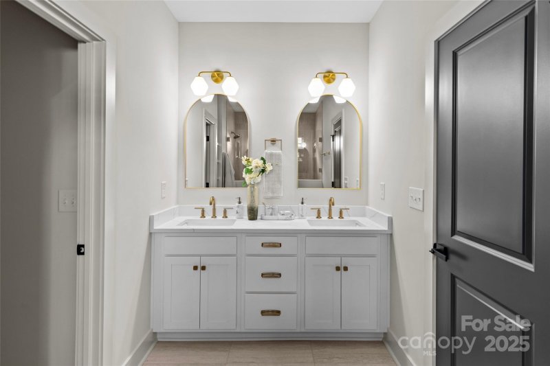 Property image 5 of 1502 Delane Avenue in Cotswold, Charlotte, NC 28211