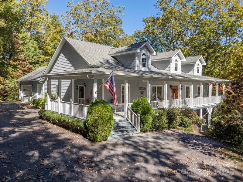 Salley Hill, Saluda Community