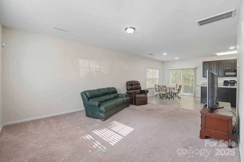 Property image 5 of 1526 Glenbar Court in Irish Downs, Clover, SC 29710