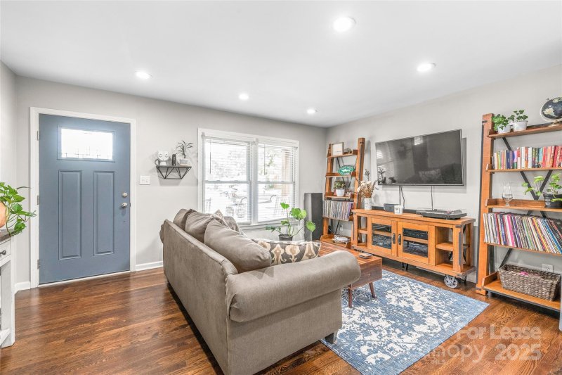 Property image 4 of 3932 Slagle Drive in Shannon Park, Charlotte, NC 28215