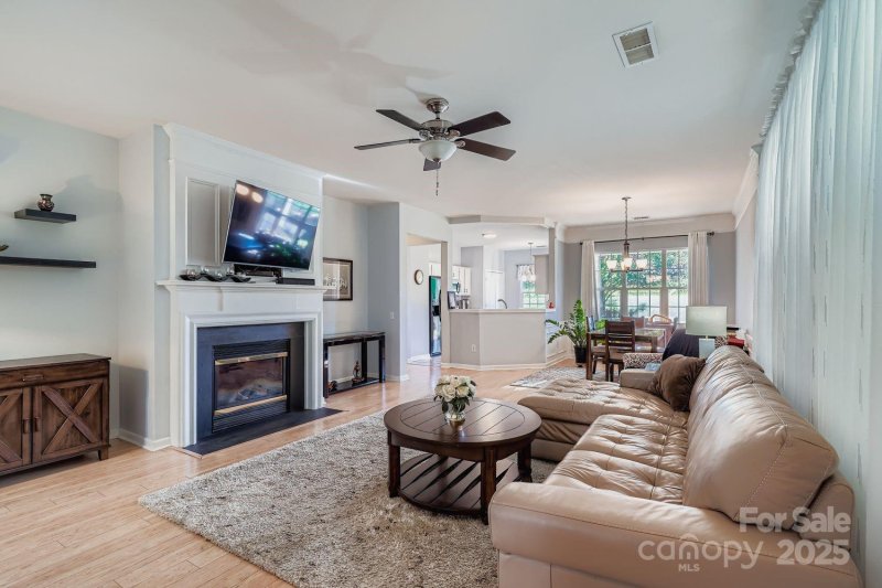 Property image 3 of 18510 Victoria Bay Drive in Victoria Bay, Cornelius, NC 28031