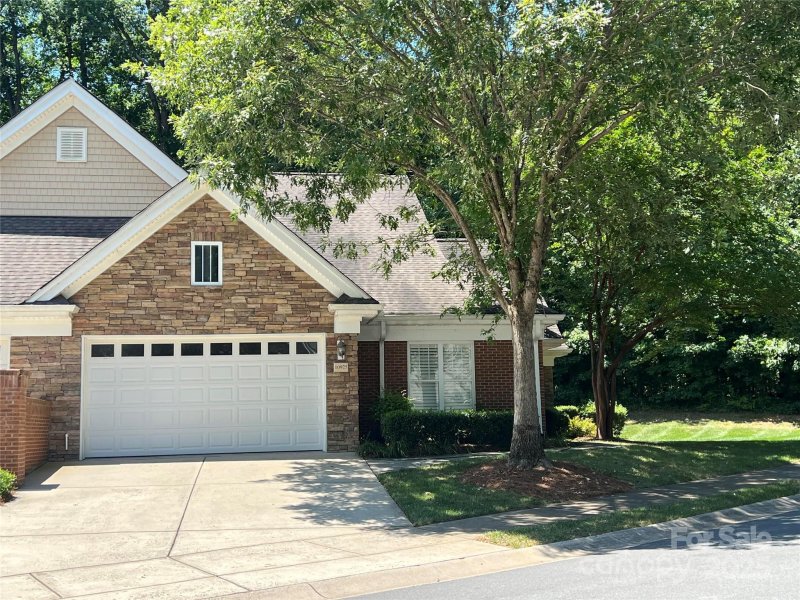 Property image 2 of 10925 Casetta Drive in Bella Sera Villas, Matthews, NC 28105