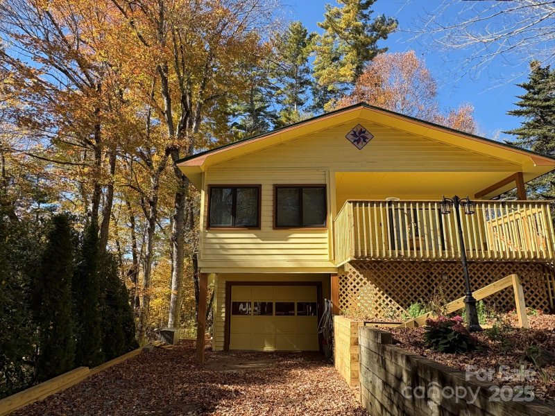 Property image 3 of 6 Ridgewood Lane in Linville Land Harbor, Newland, NC 28657