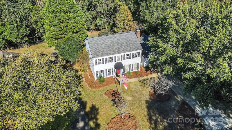 Property image 4 of 2425 Bergen Court in Oberbeck Farm, Charlotte, NC 28210