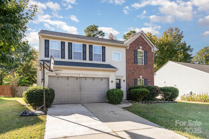 Property image 2 of 8802 Goldfields Drive in Applegate, Charlotte, NC 28227