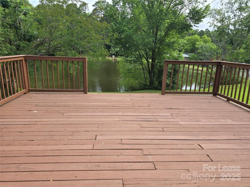 Property image 4 at 5027 Malibu Drive, Charlotte, NC 28215