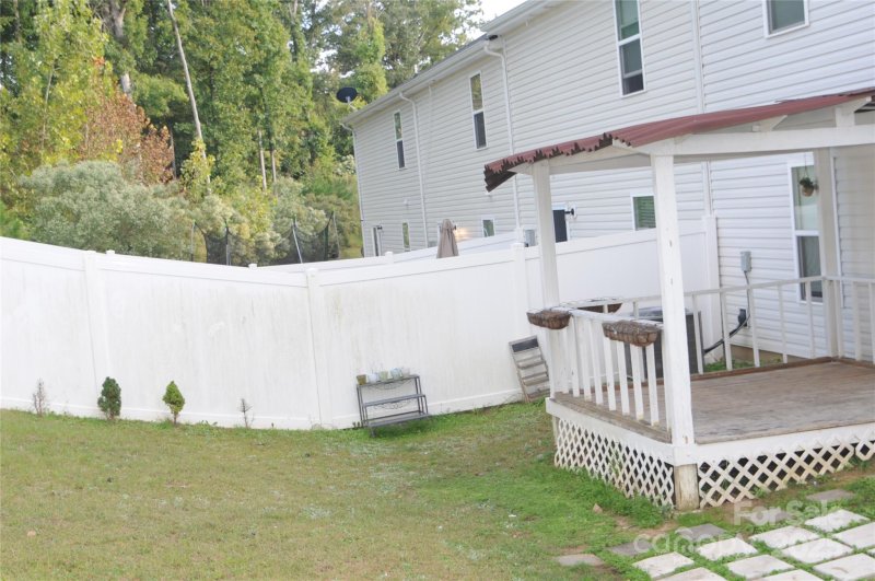 Property image 2 of 3333 Ellingford Road in Paw Creek Village, Charlotte, NC 28214