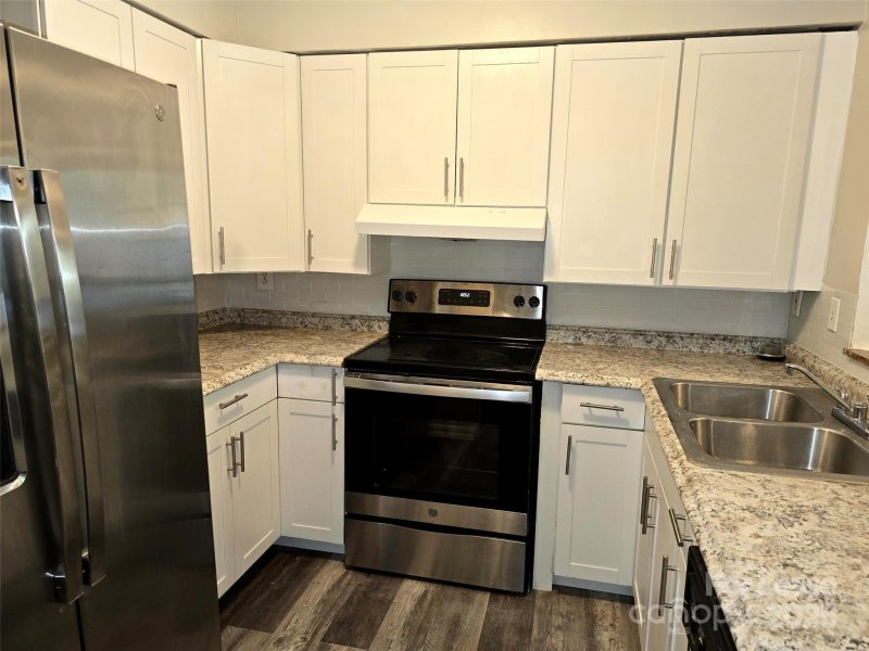 Property image 3 at 4608 Sharon Chase Drive, Charlotte, NC 28215