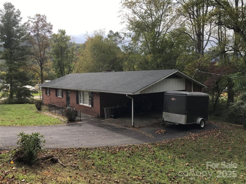 Property image 2 of 241 Pinewood Drive in Town of Waynesville, Waynesville, NC 28786