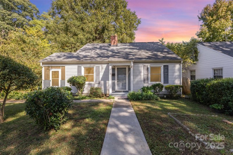 Property image 4 of 328 Keswick Avenue in Lockewood, Charlotte, NC 28206