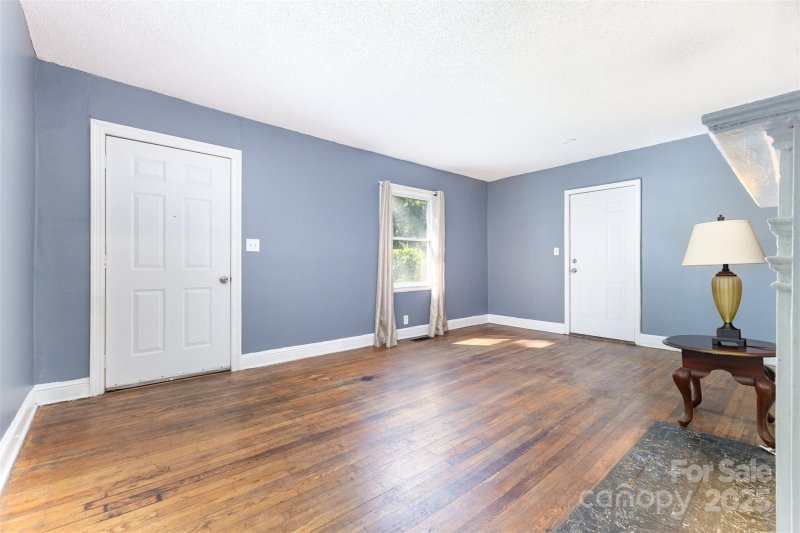 Property image 5 of 328 Keswick Avenue in Lockewood, Charlotte, NC 28206