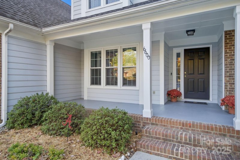 Property image 3 at 6600 Shaftesbury Road, Charlotte, NC 28270