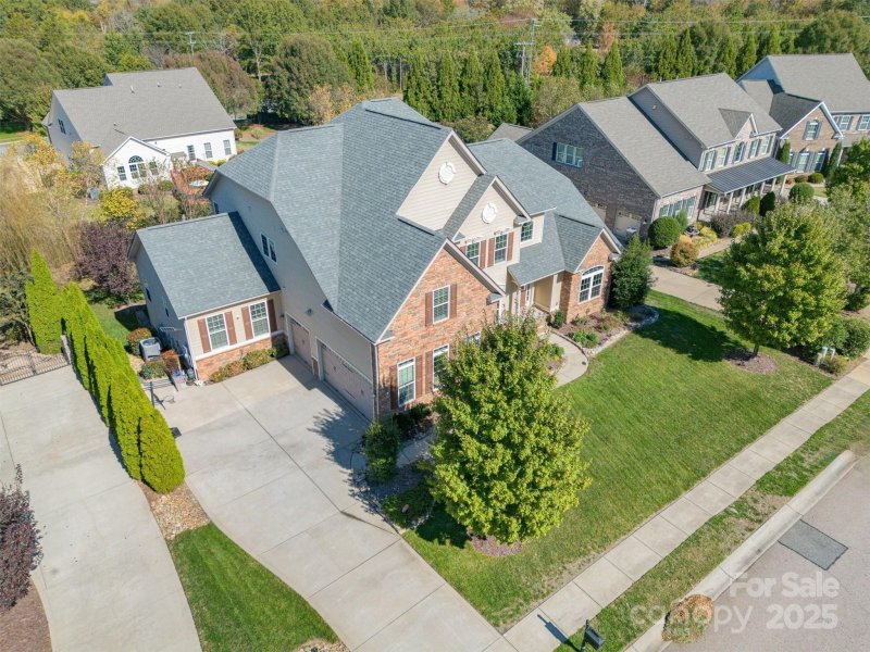 Property image 3 of 8543 Twickenham Terrace in Abbington, Harrisburg, NC 28075