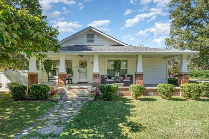 10 Willowbrook Drive