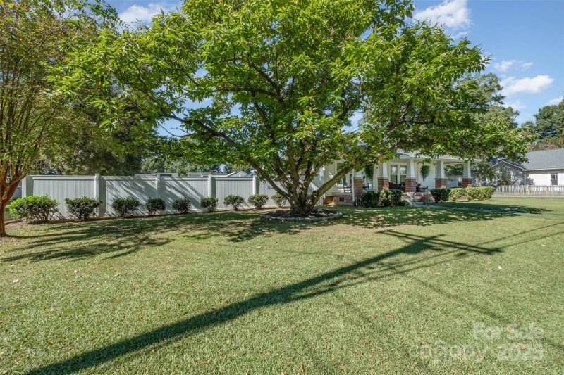 Property image 4 at 10 Willowbrook Drive, Concord, NC 28027