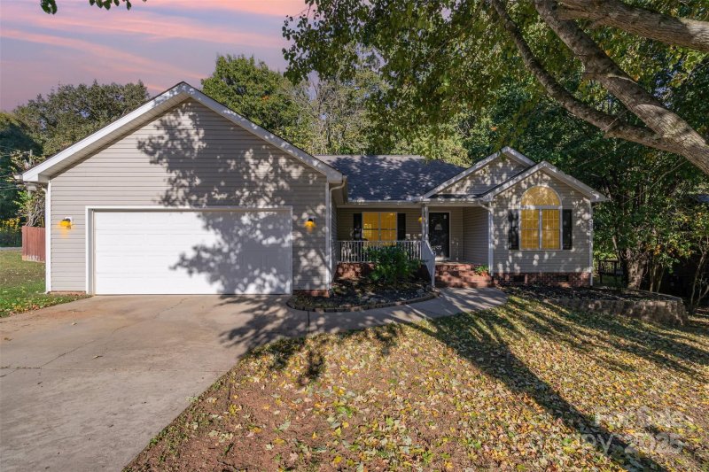 605 Beavers Cove Lane