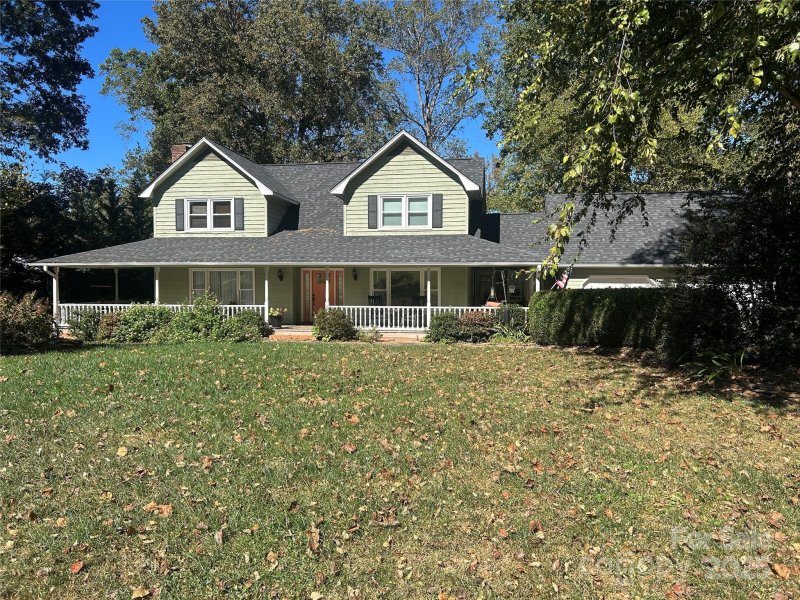 Property image 5 of 303 Fallingbrook Drive in Belwood, Belmont, NC 28012