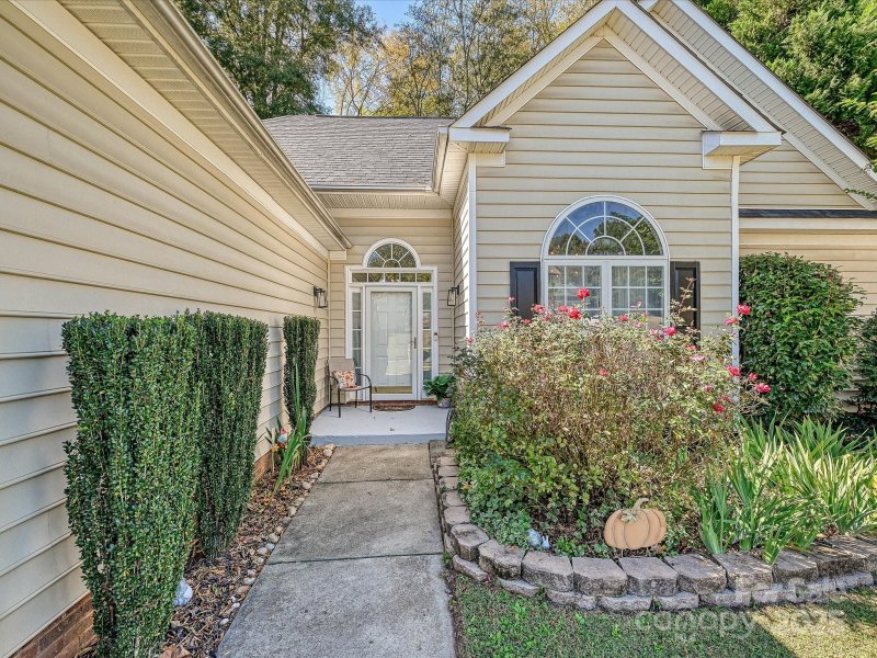 Property image 3 of 2812 Huckleberry Hill Drive in Regent Park, Fort Mill, SC 29715