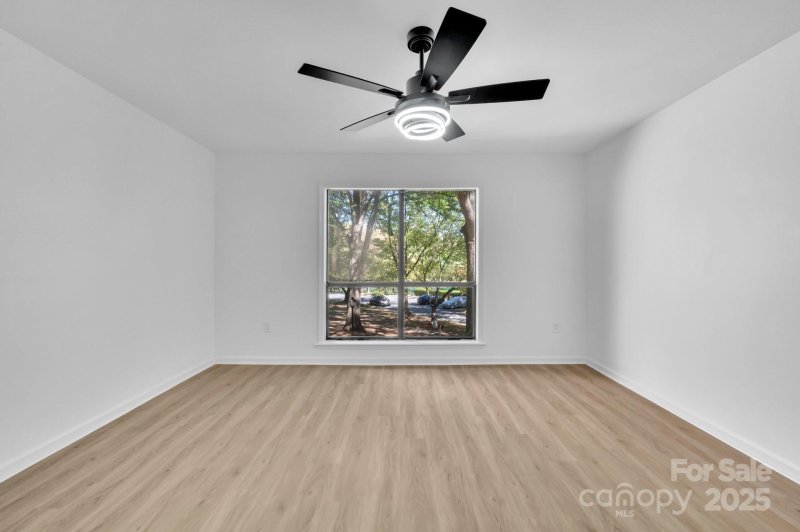 Property image 5 of 5727 Dockside Drive in Brandywine, Charlotte, NC 28227